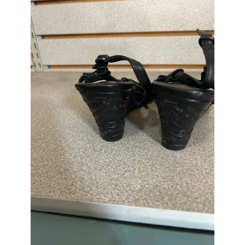 Black Strappy Carved Wedge Sandals Womens 7.5 M Studded Boho Edgy